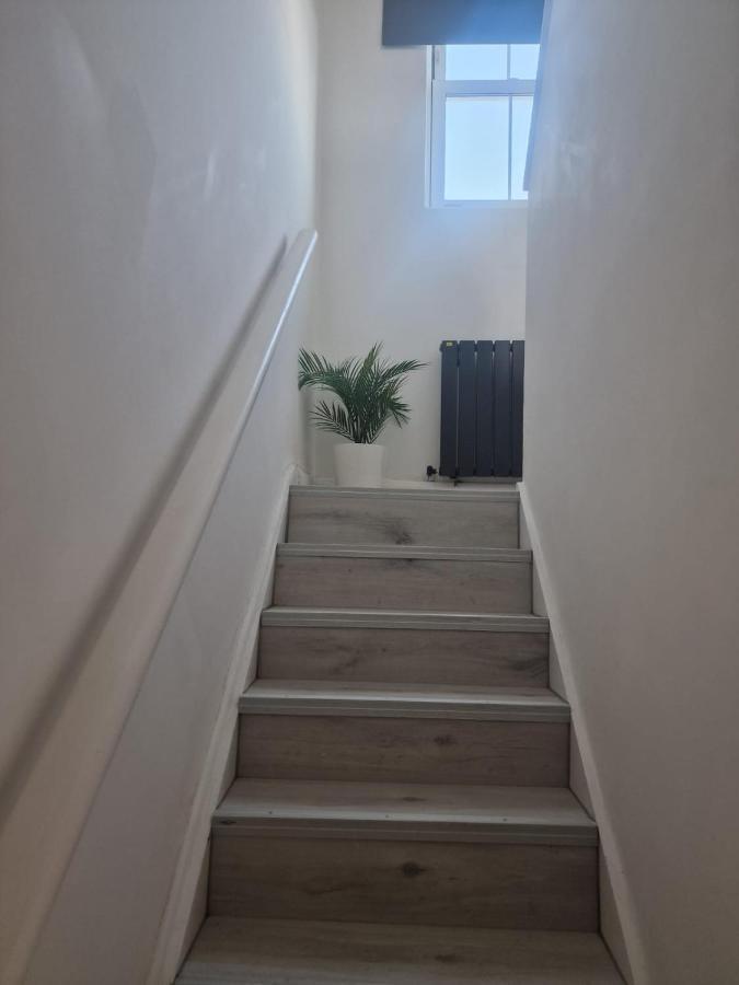 Collier'S Wood En-Suite Apartments London Exterior foto