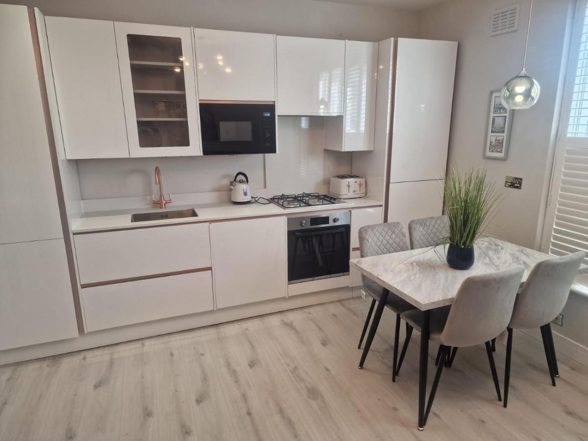 Collier'S Wood En-Suite Apartments London Exterior foto